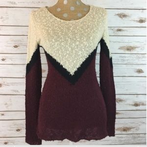 V Design Sweater